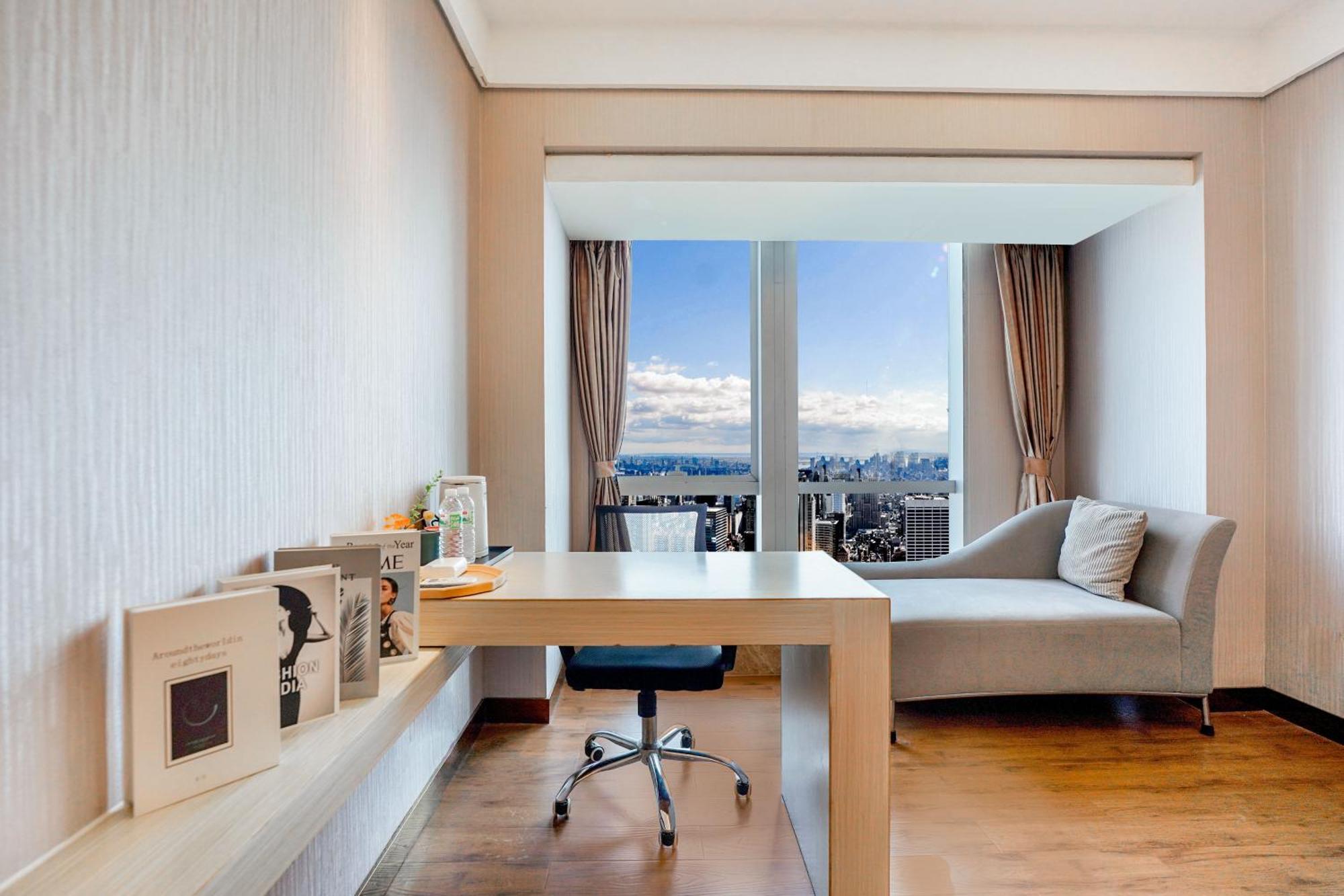 Ht Legend Hotel Changgang Metro Station Exit F -Direct To Canton Fair Exterior photo