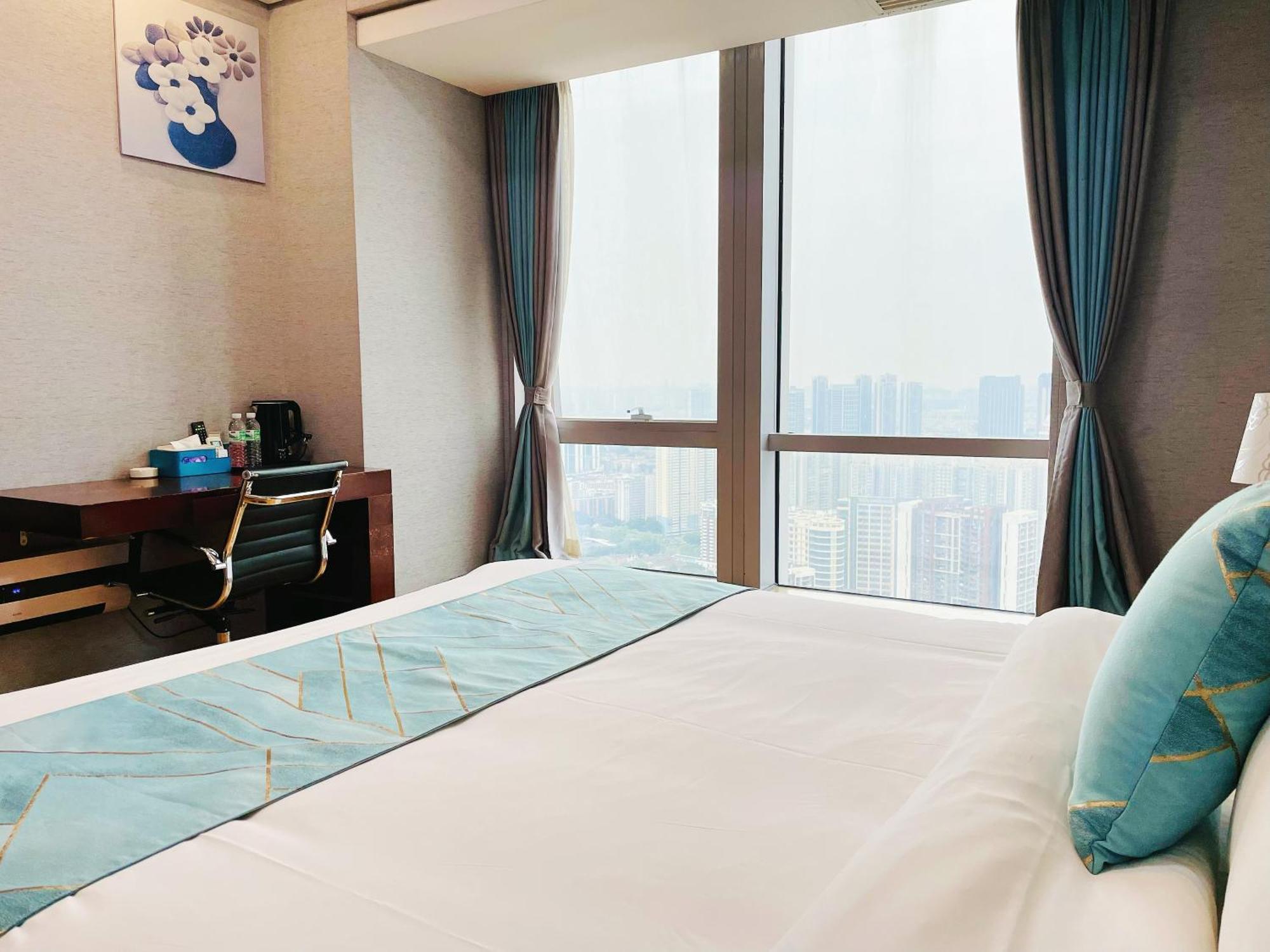 Ht Legend Hotel Changgang Metro Station Exit F -Direct To Canton Fair Exterior photo